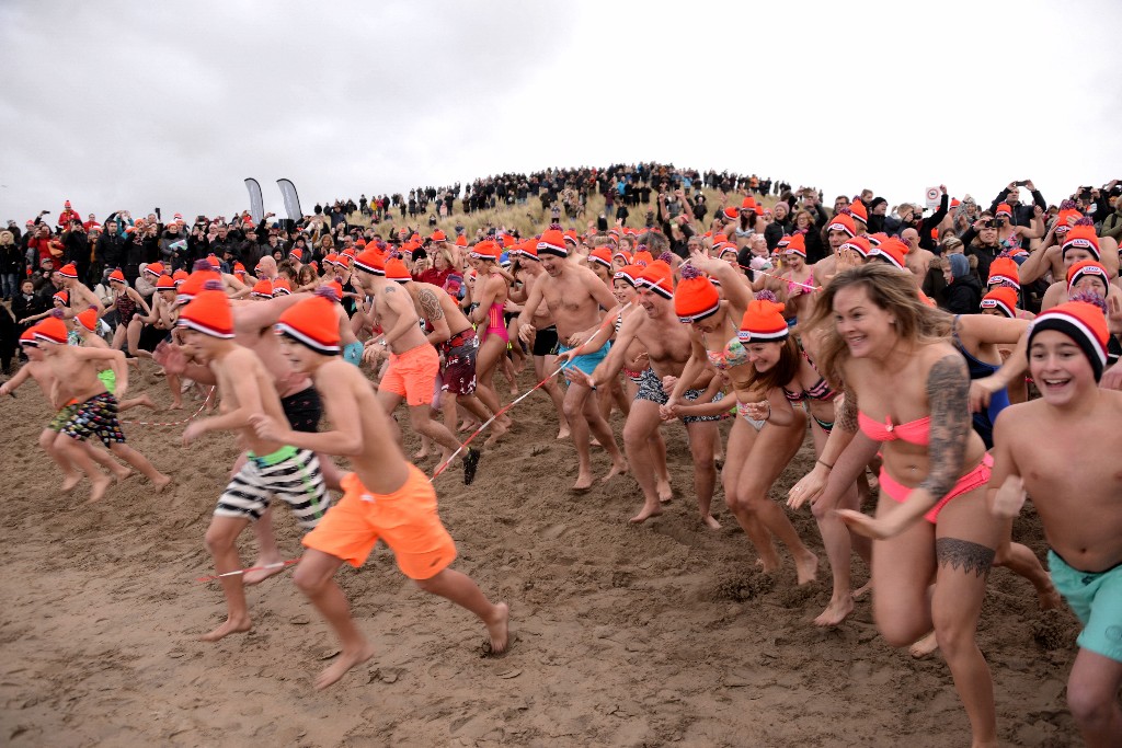 ../Images/Nieuwjaarsduik Nederzandt 2018 034.jpg